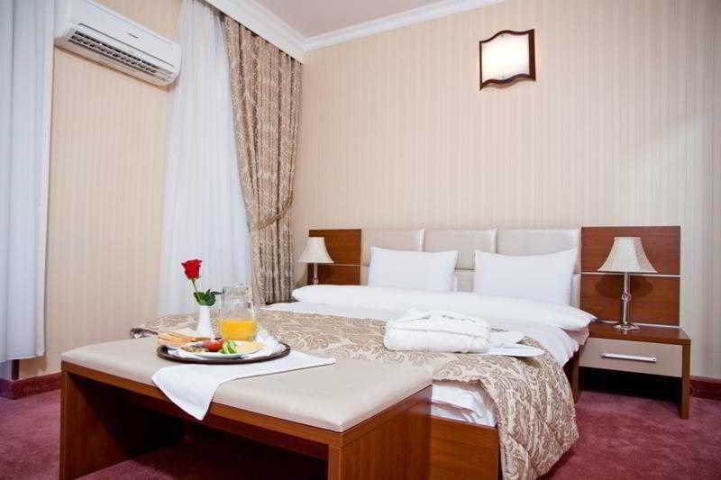 City Palace Hotel Baku Exteriör bild